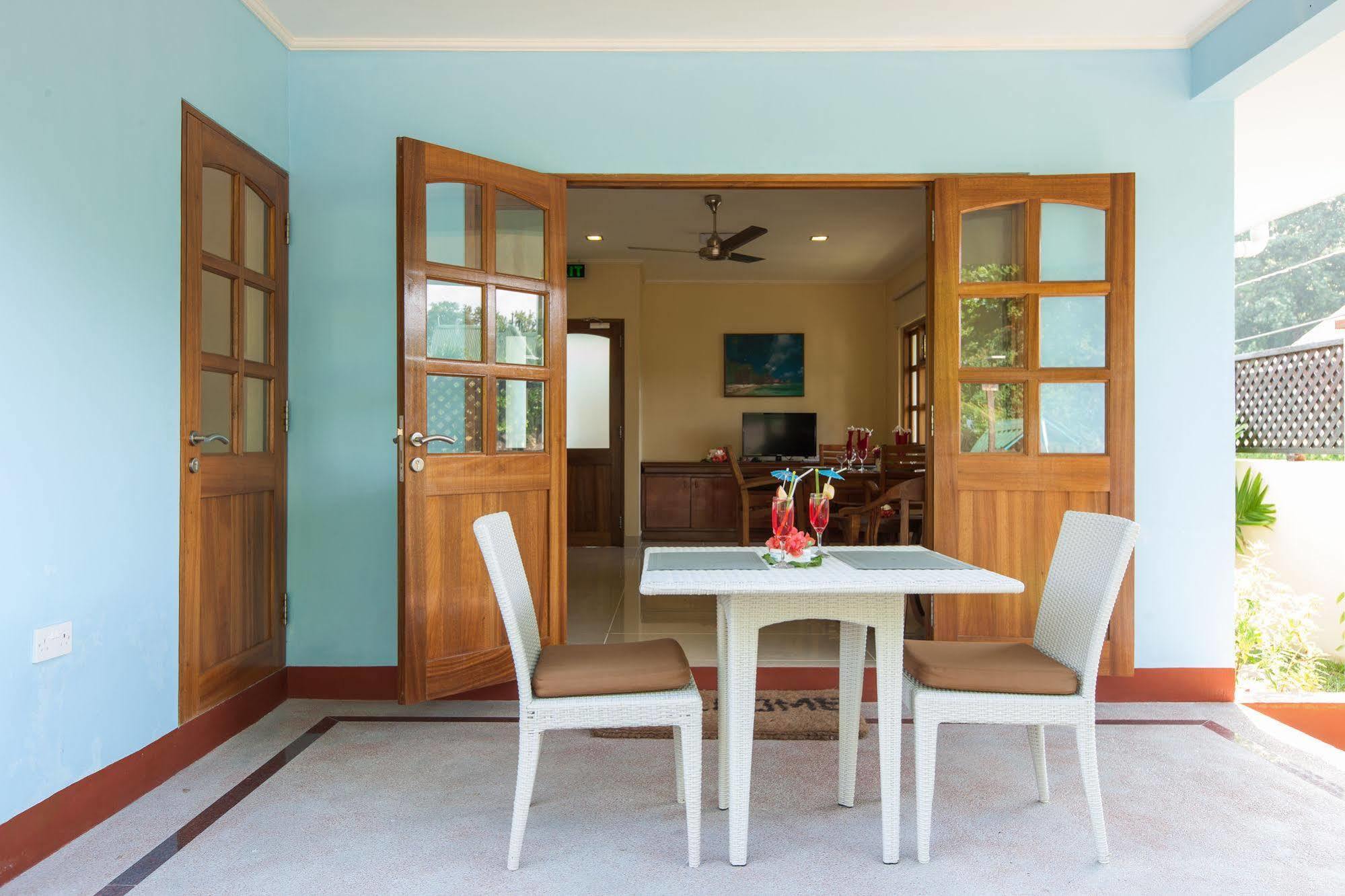 Le Relax Self Catering Apartment Ла-Діг Екстер'єр фото