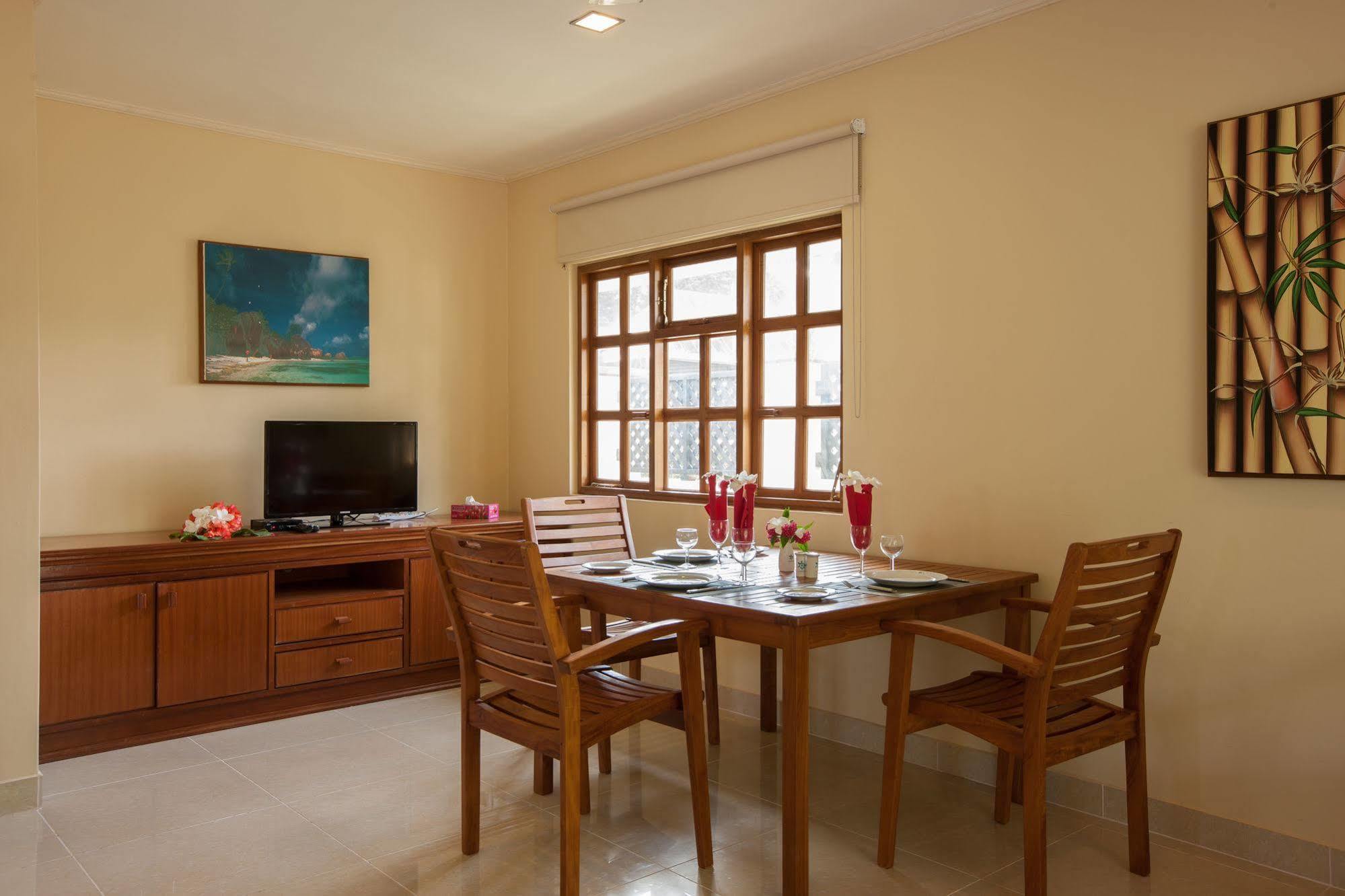 Le Relax Self Catering Apartment Ла-Діг Екстер'єр фото